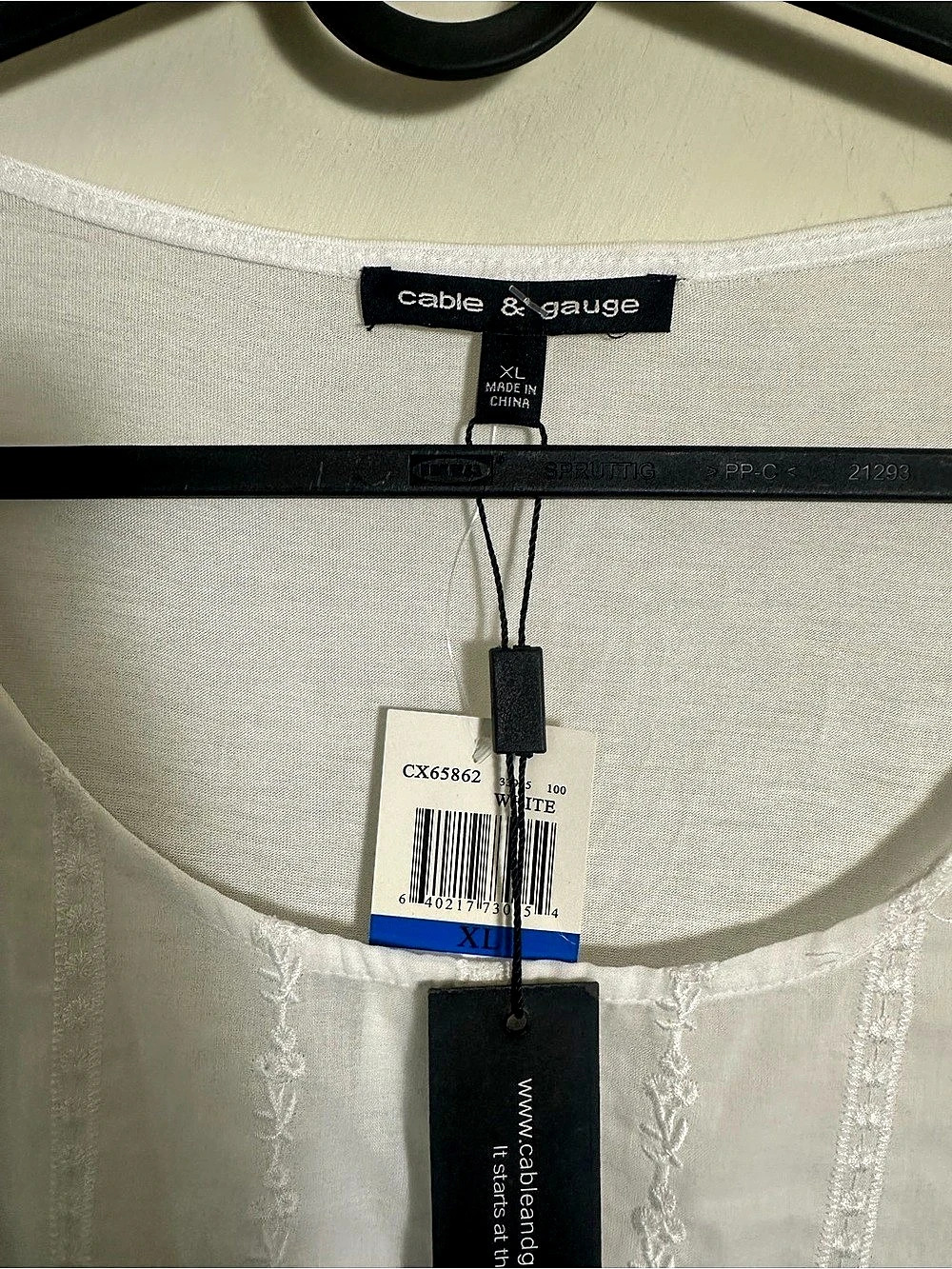 Cable & Gauge Long Sleeve Lace Detail Top White XL NWT - Picture 3 of 5